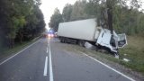 Samochód ciężarowy biorący udział w zdarzeniu drogowym na DK 19