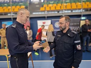 Mundurowi biorą udział w IV Turnieju Piłki Nożnej o Puchar Komendanta Powiatowego Policji w Bielsku Podlaskim.