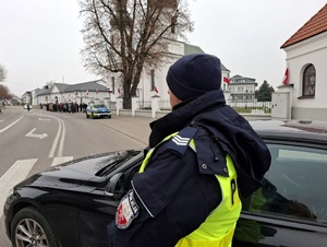 Policjanci podczas uroczystości obchodów Święta Niepodległości.