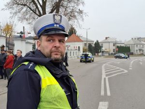 Policjanci podczas uroczystości obchodów Święta Niepodległości.