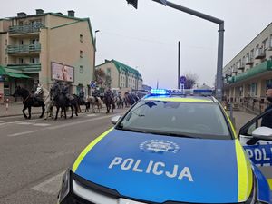 Policjanci podczas uroczystości obchodów Święta Niepodległości.