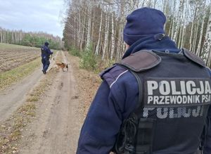 Policjanci biorą udział w ćwiczeniach dowódczo - sztabowych.