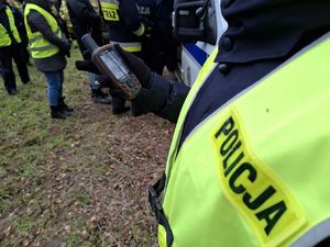 Policjanci biorą udział w ćwiczeniach dowódczo - sztabowych.