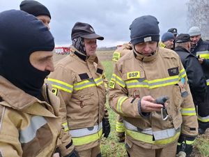 Policjanci biorą udział w ćwiczeniach dowódczo - sztabowych.