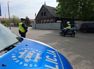Policjanci dbają o bezpieczeństwo podczas obchodów święta 3 Maja.