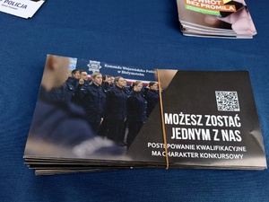 Policjanci dbają o bezpieczeństwo podczas obchodów święta 3 Maja.