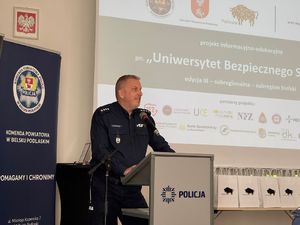Policjanci zainaugurowali projekt Uniwersytet Bezpiecznego Seniora.