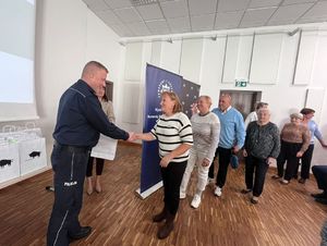 Policjanci zainaugurowali projekt Uniwersytet Bezpiecznego Seniora.