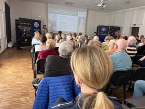 Policjanci zainaugurowali projekt Uniwersytet Bezpiecznego Seniora.