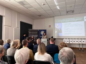 Policjanci zainaugurowali projekt Uniwersytet Bezpiecznego Seniora.