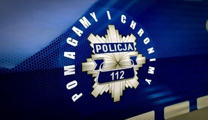 Napis Pomagamy i chronimy.