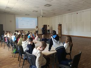 Spotkanie policjantów z dziećmi.