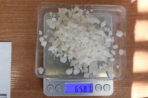 Substancje psychotropowe zabezpieczone przez policjantów.