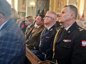 Policjanci podczas obchodów Święta Konstytucji.