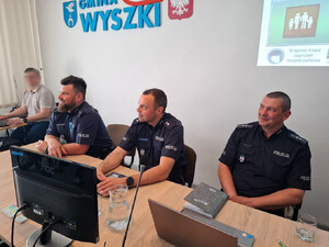 Policjanci spotkali się z mieszkańcami Wyszek.