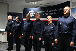 Bielscy policjanci na podium zawodów policyjnych.