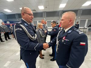 Policjanci podczas uroczystości z okazji święta policji.