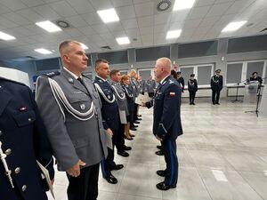 Policjanci podczas uroczystości z okazji święta policji.