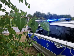 Radiowóz stoi